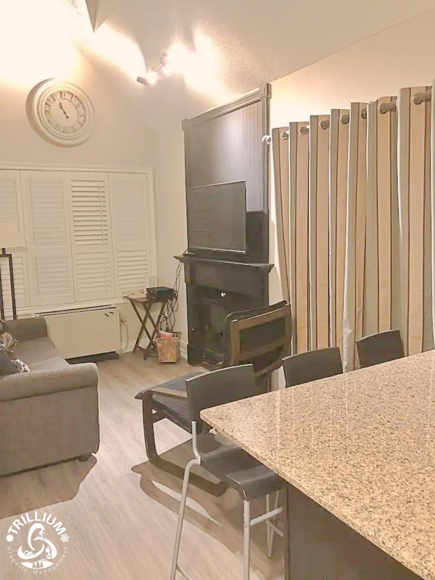 Blue Mountain, Collingwood - Loft Condo, Sleeps 4 Blue Mountains Bagian luar foto
