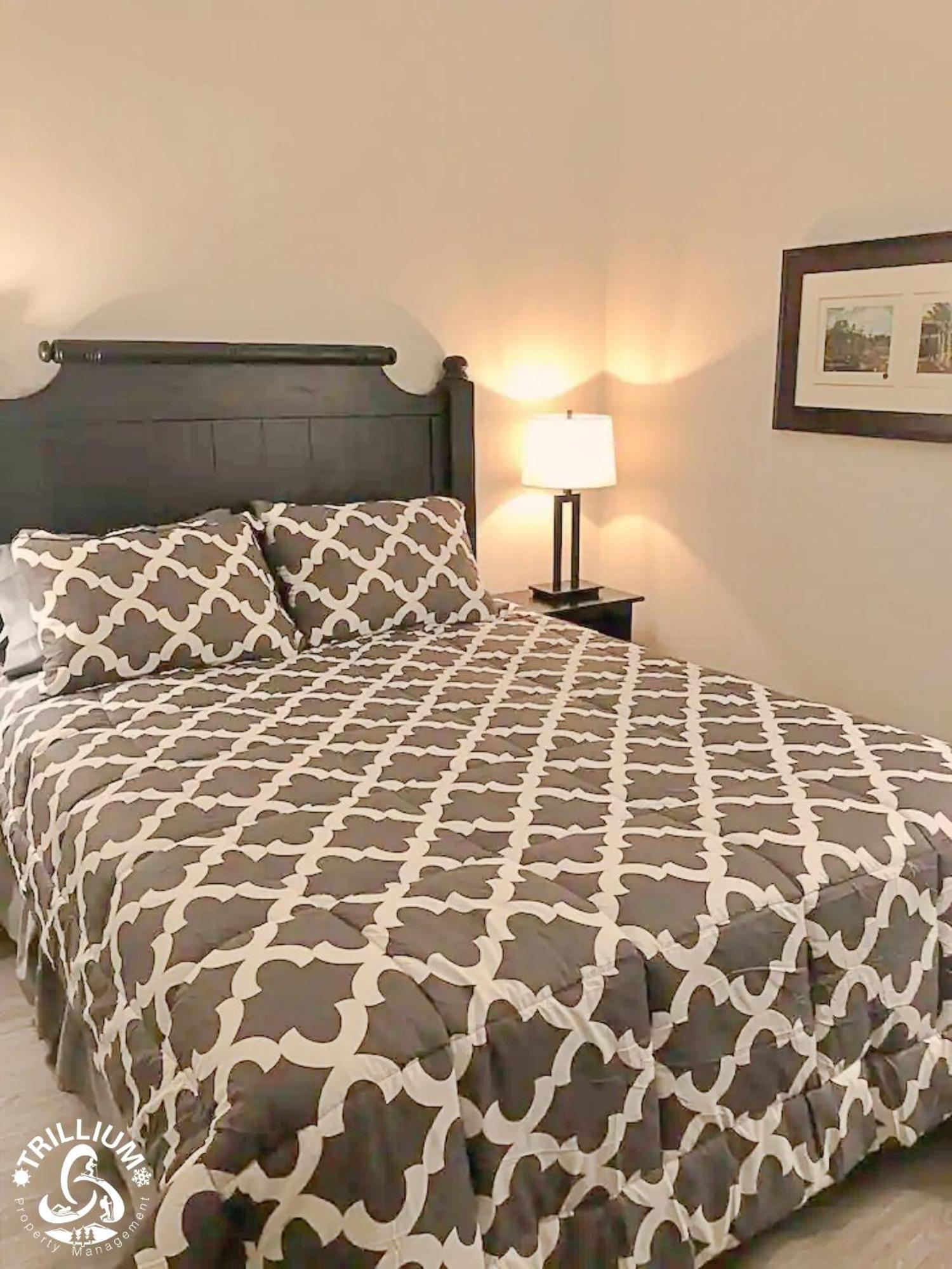 Blue Mountain, Collingwood - Loft Condo, Sleeps 4 Blue Mountains Bagian luar foto